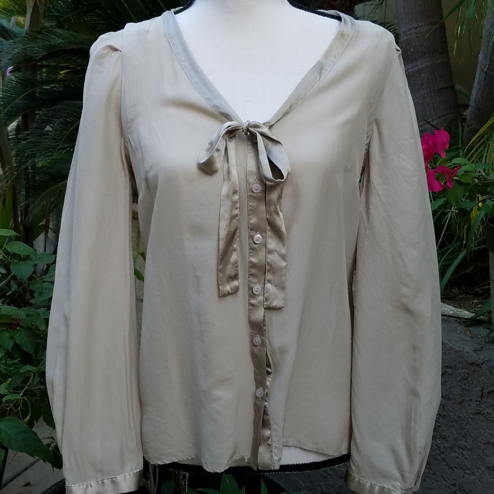 💓SOLD💓Halogen Bow Collar Silk Tie Blouse Nude Taupe Puff - Picture 11 of 13